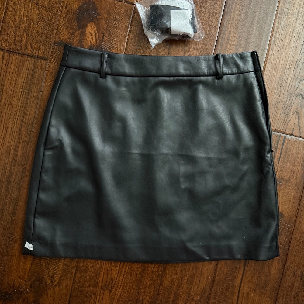 Loft Imitation Leather Skirt, NWT, sz 8